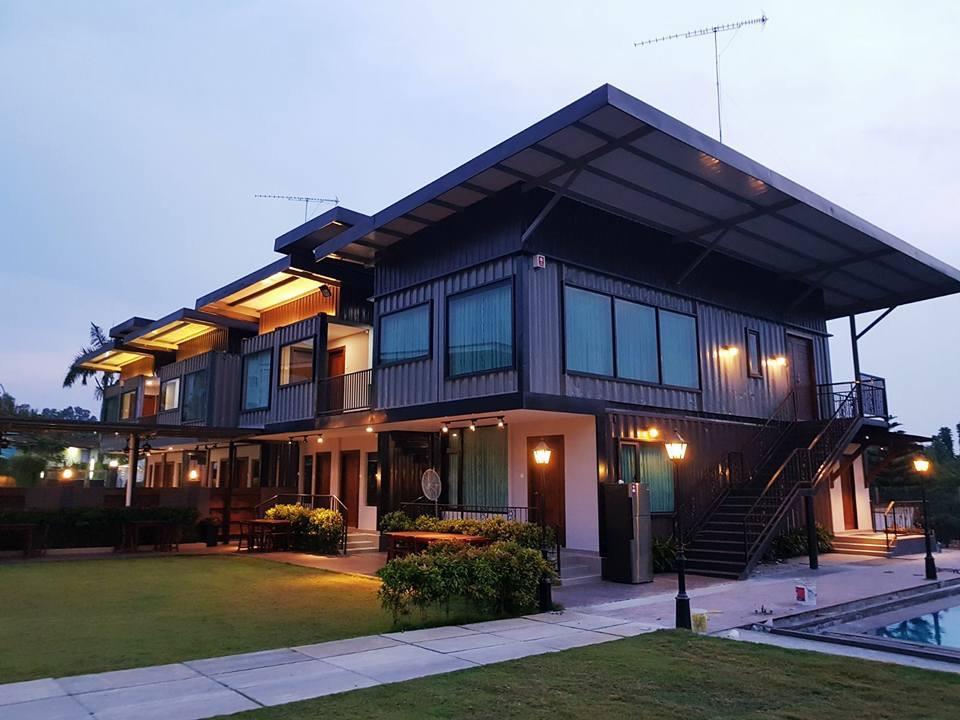 Kluang Container Swimming Pool Hotel Exterior photo