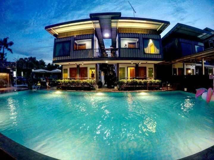 Kluang Container Swimming Pool Hotel Exterior photo
