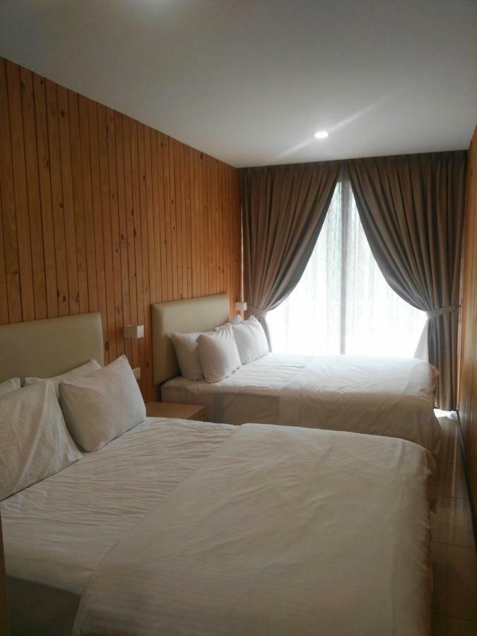 Kluang Container Swimming Pool Hotel Exterior photo