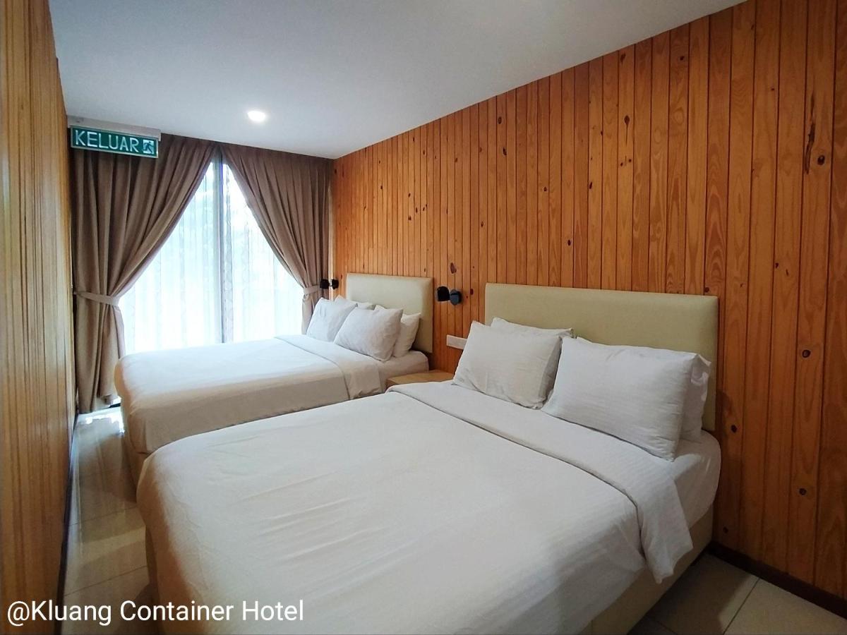 Kluang Container Swimming Pool Hotel Exterior photo