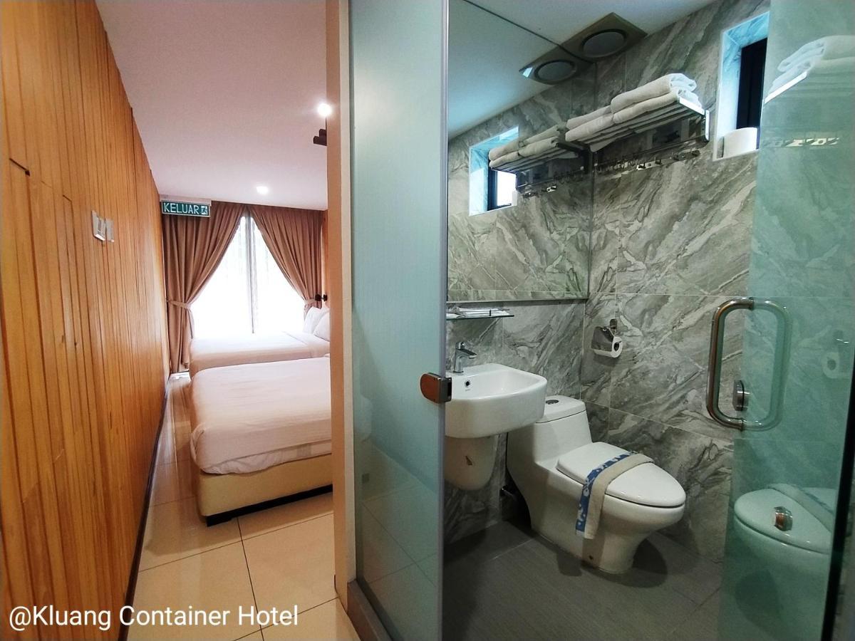 Kluang Container Swimming Pool Hotel Exterior photo
