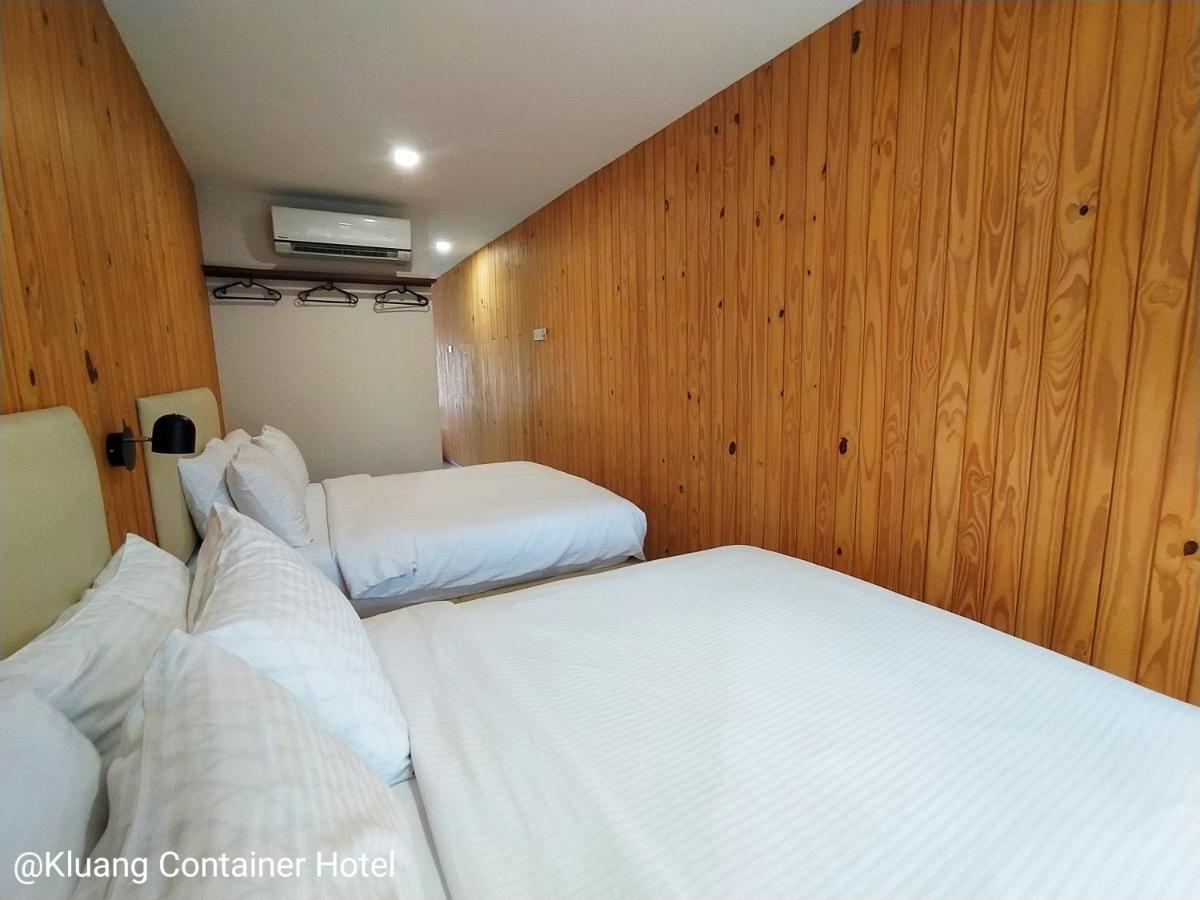 Kluang Container Swimming Pool Hotel Exterior photo